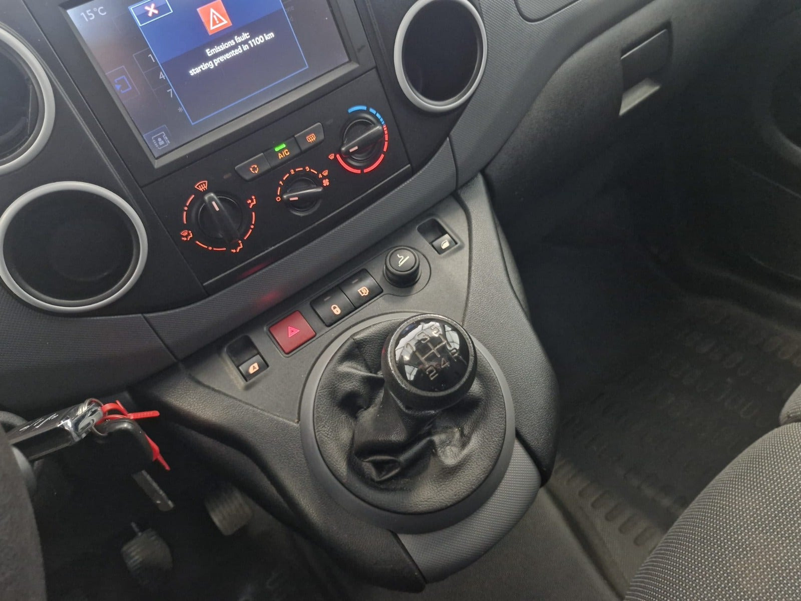 Hvid Peugeot Partner fra 2018
