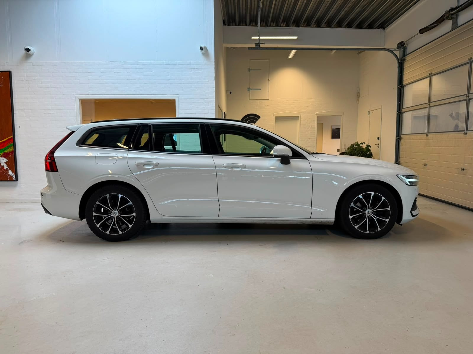 Hvid Volvo V60 fra 2019