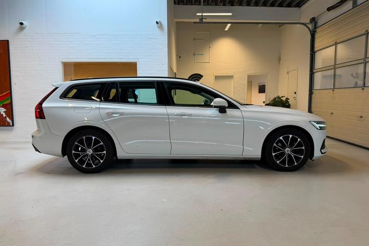 Hvid Volvo V60 fra 2019