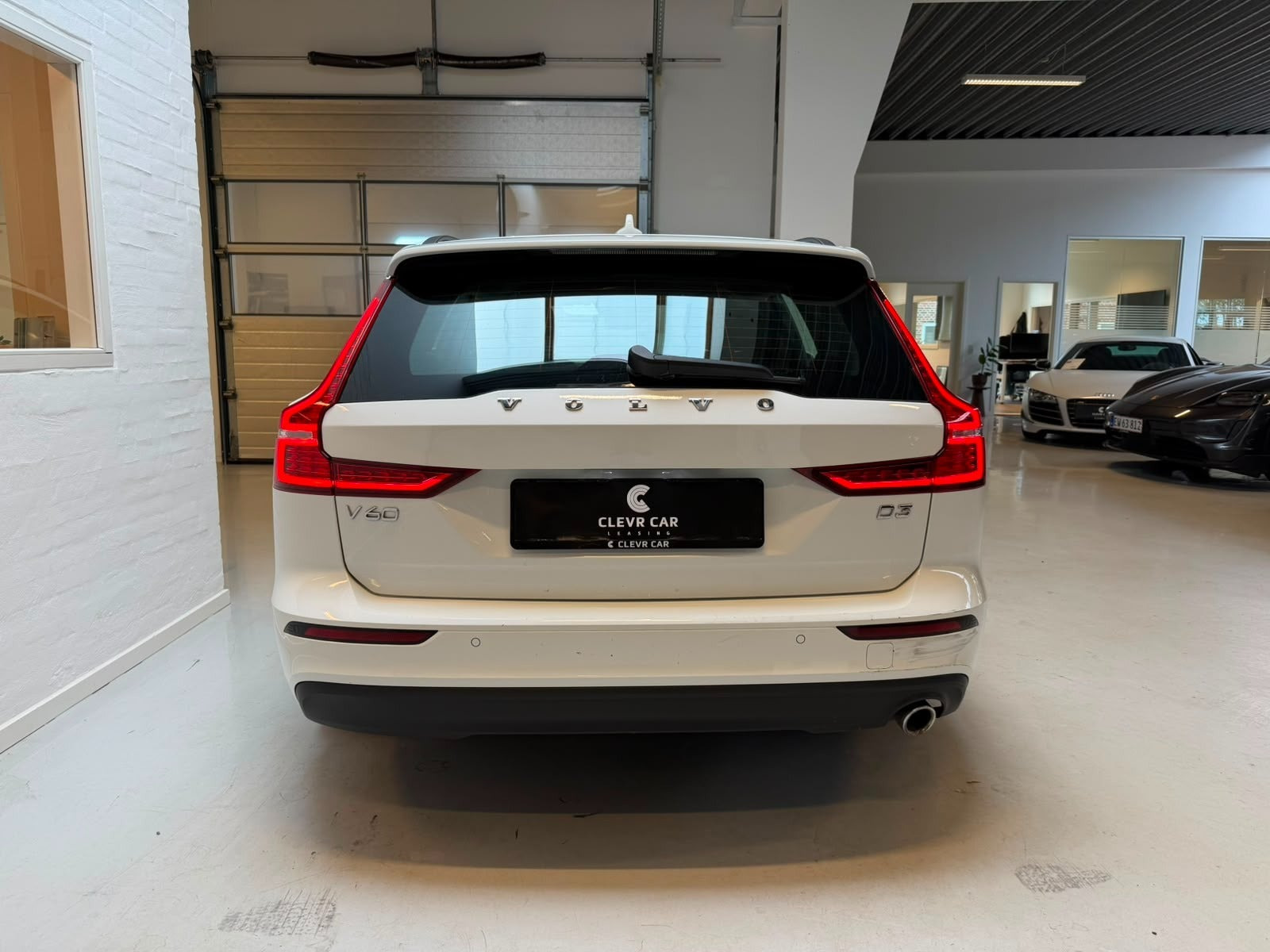 Hvid Volvo V60 fra 2019