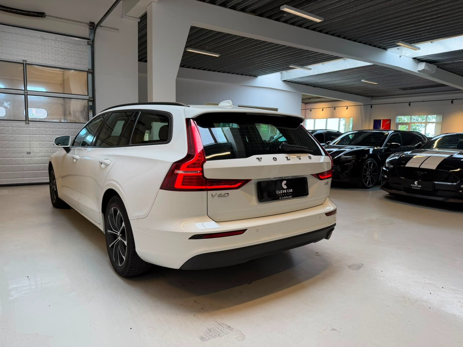 Hvid Volvo V60 fra 2019