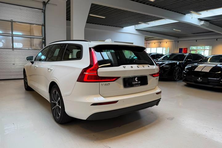 Hvid Volvo V60 fra 2019