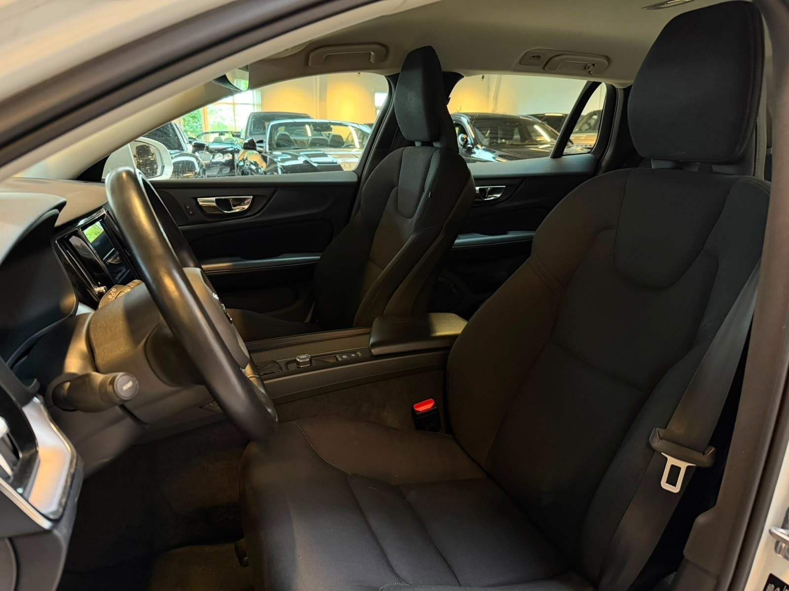 Hvid Volvo V60 fra 2019