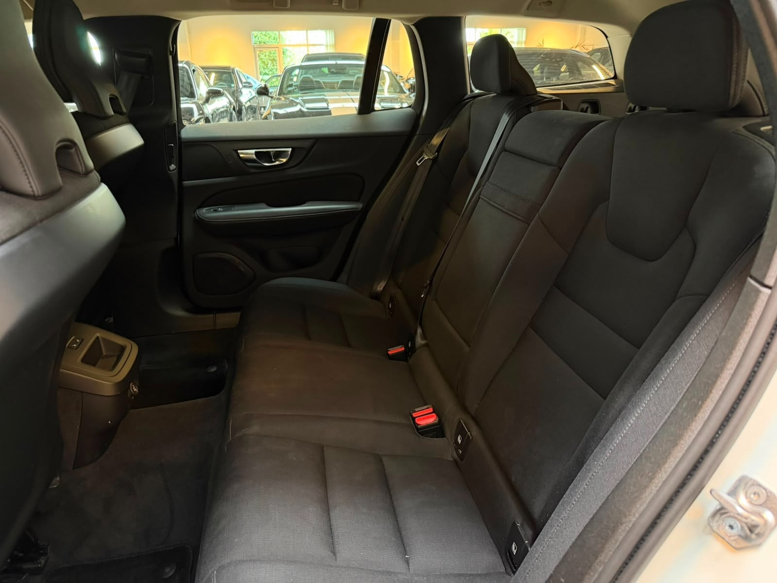 Hvid Volvo V60 fra 2019