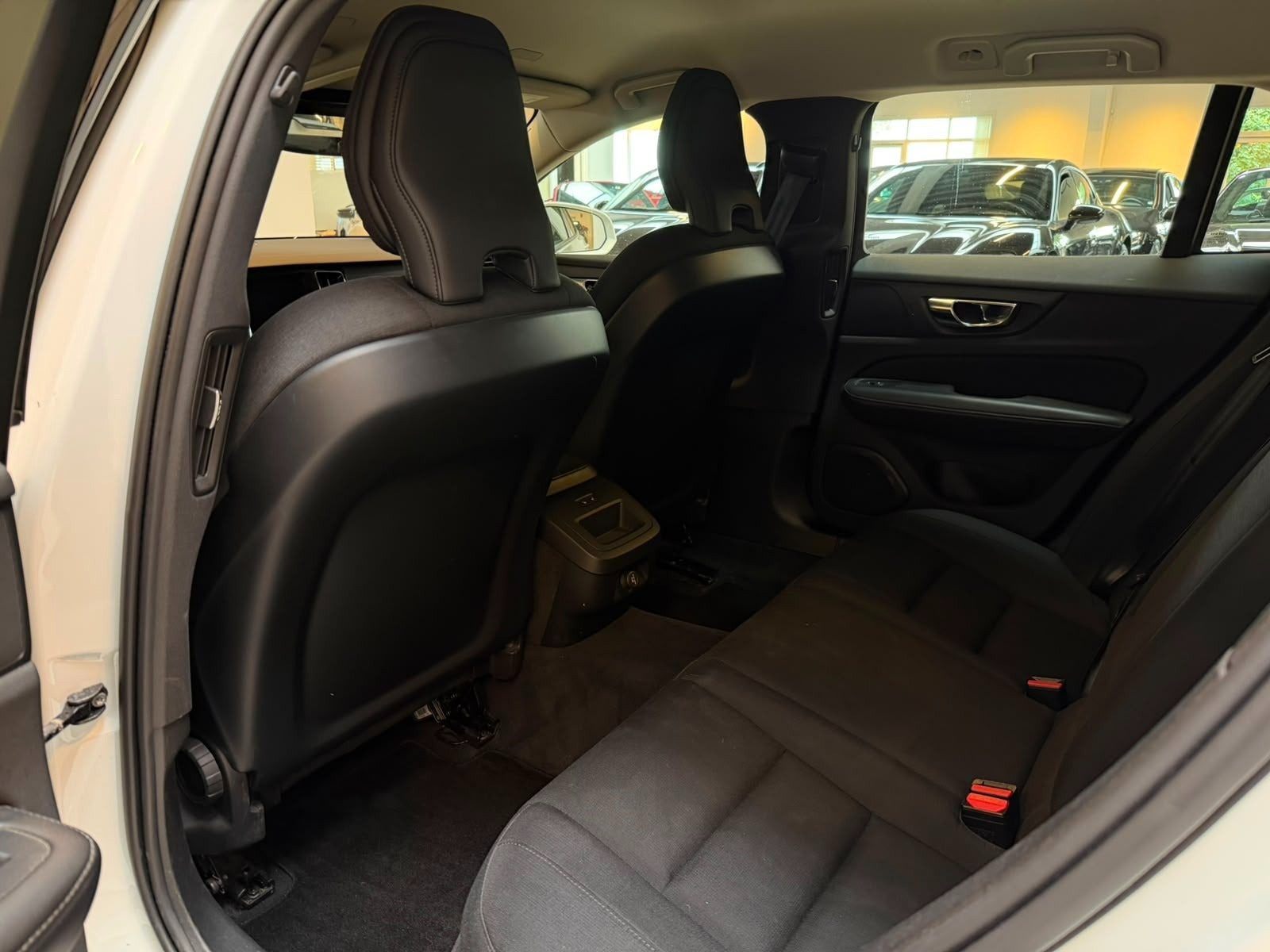 Hvid Volvo V60 fra 2019