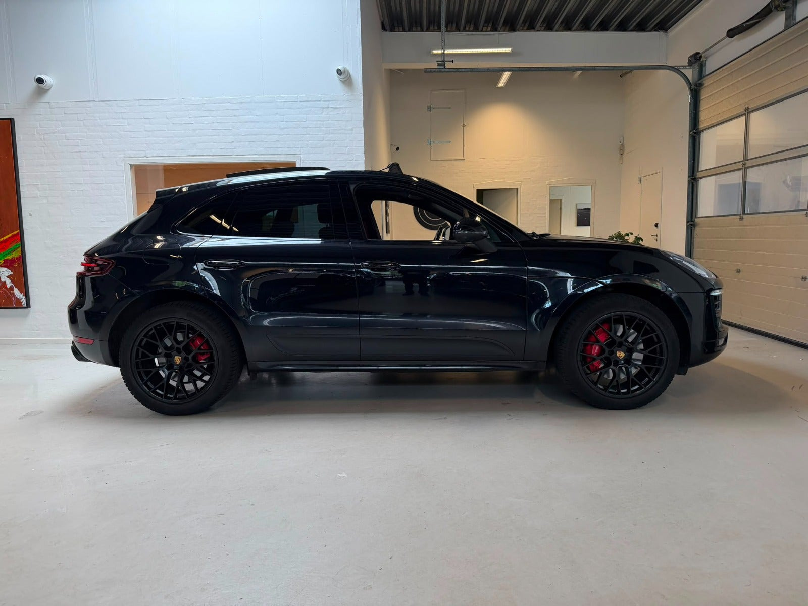 Sort Porsche Macan GTS fra 2018