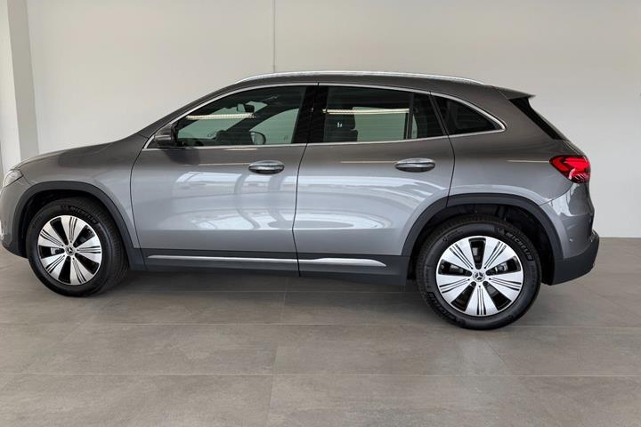Grå Mercedes EQA300 fra 2025