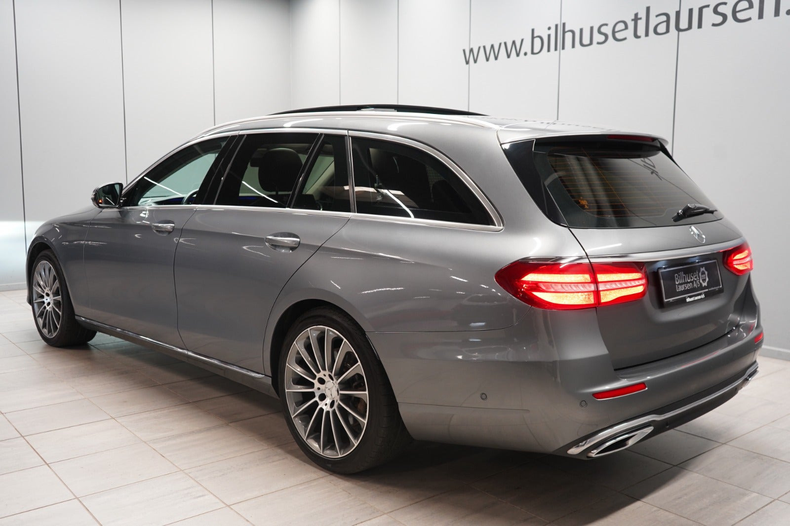Grå Mercedes E350 d fra 2018