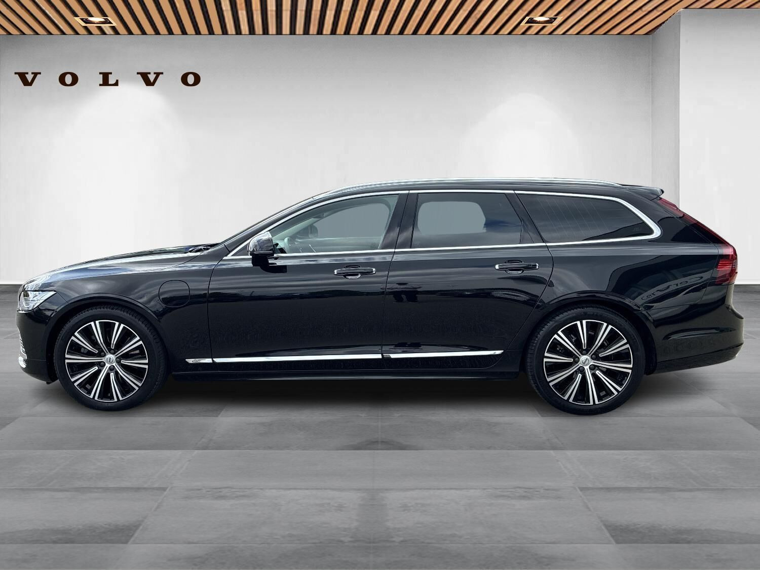 Sort Volvo V90 fra 2022