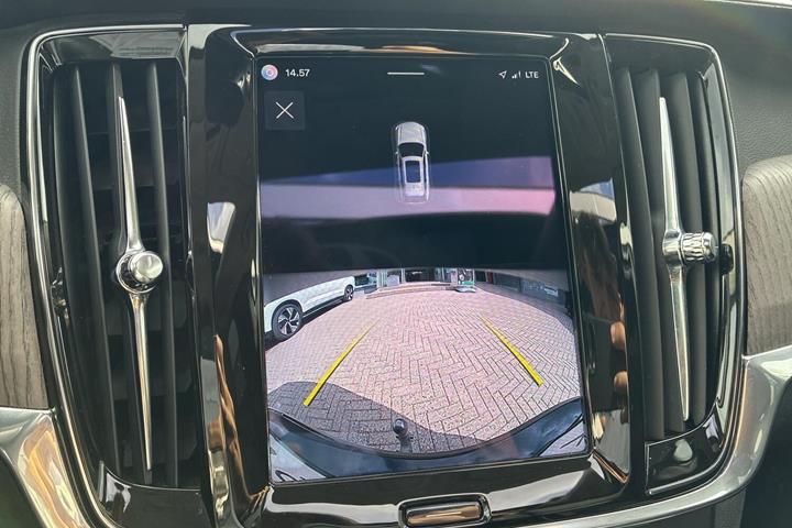 Sort Volvo V90 fra 2022
