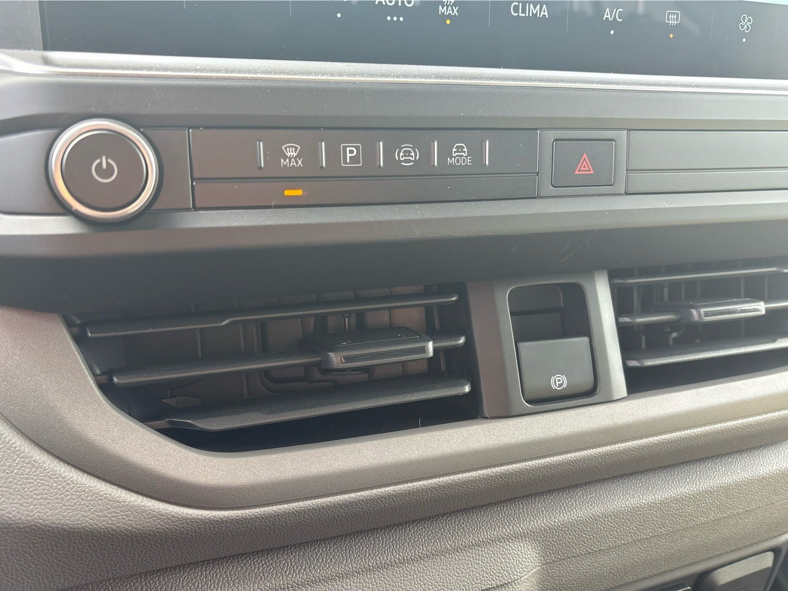 Hvid VW e-Caravelle fra 2026