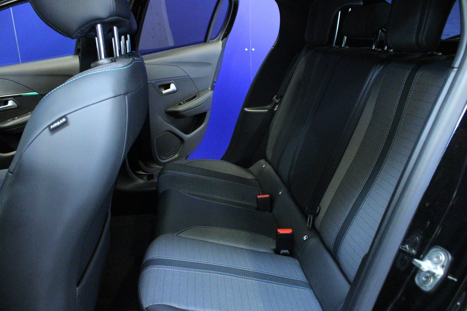 Sort Peugeot 208 fra 2020