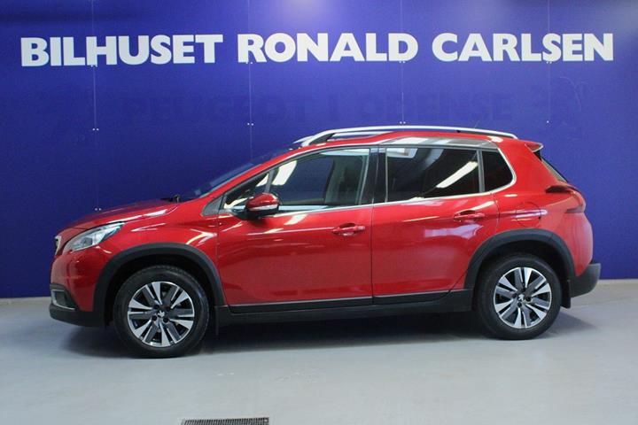 Rød Peugeot 2008 fra 2019