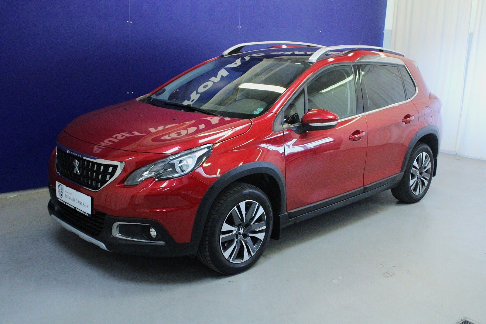 Rød Peugeot 2008 fra 2019