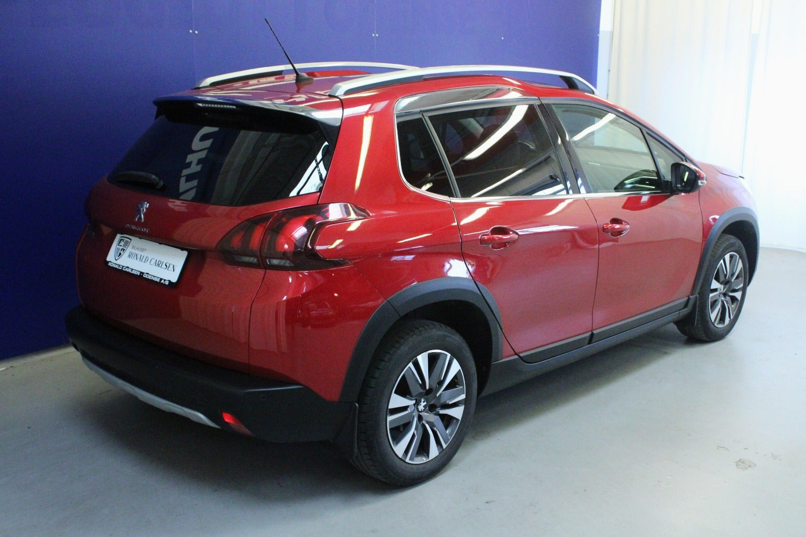 Rød Peugeot 2008 fra 2019