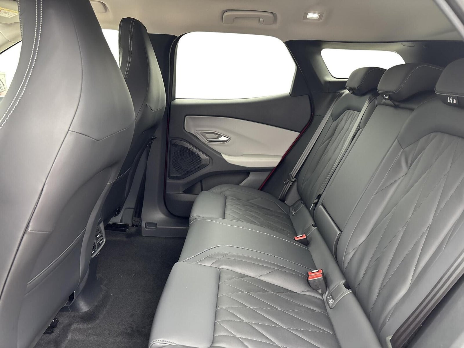 Rød Ford Explorer fra 2025