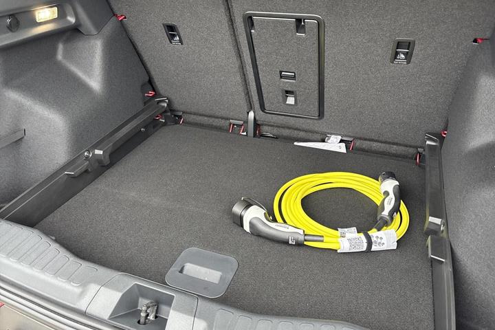 Rød Ford Explorer fra 2025