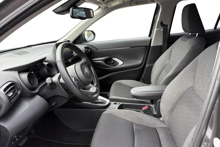 Sort Toyota Yaris Cross fra 2023
