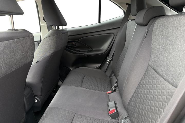 Sort Toyota Yaris Cross fra 2023