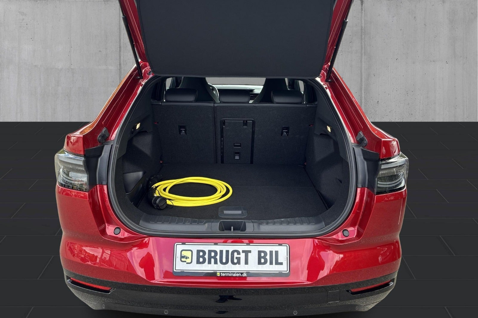 Rød Ford Capri fra 2025