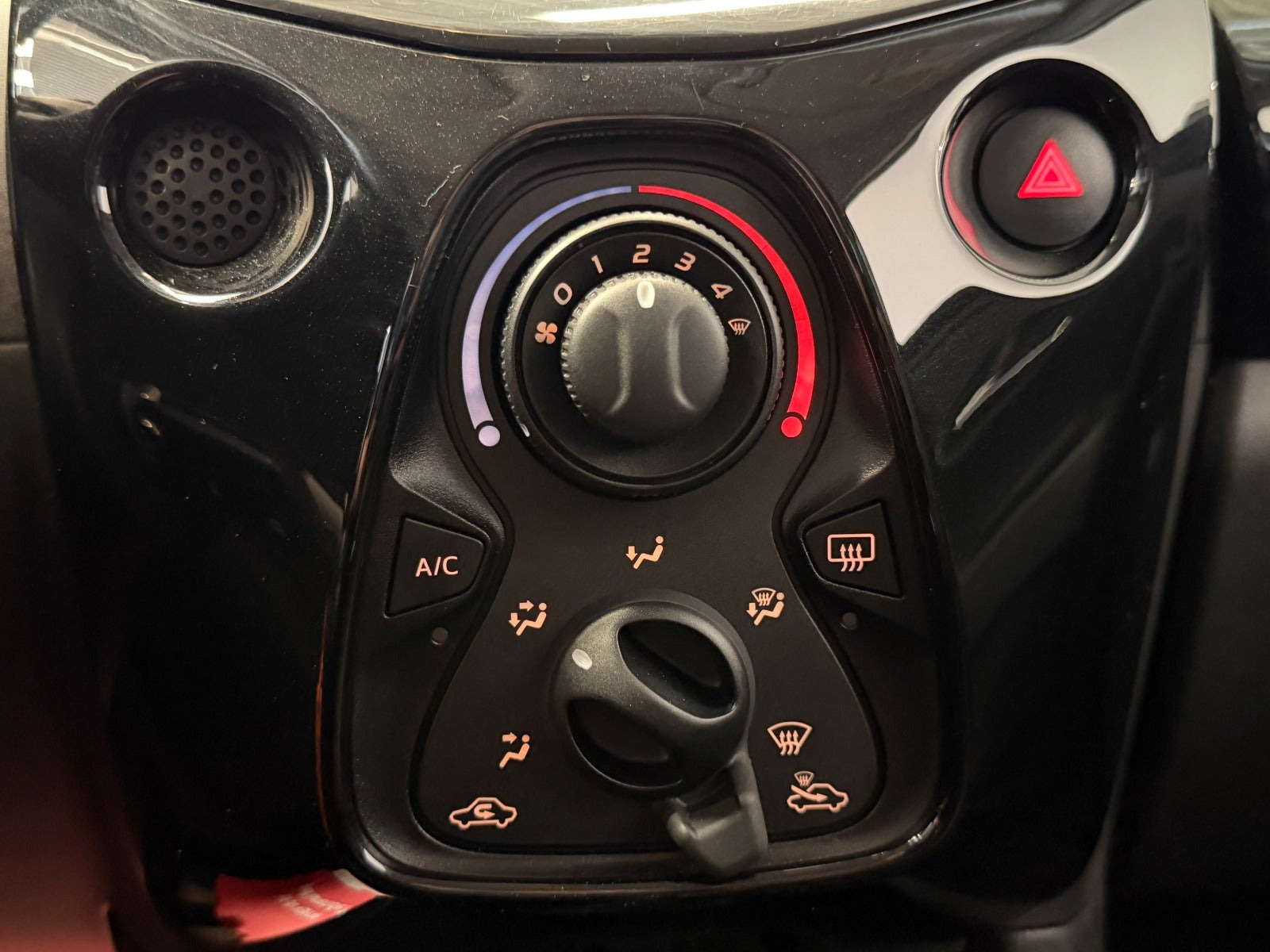 Blå Toyota Aygo fra 2015