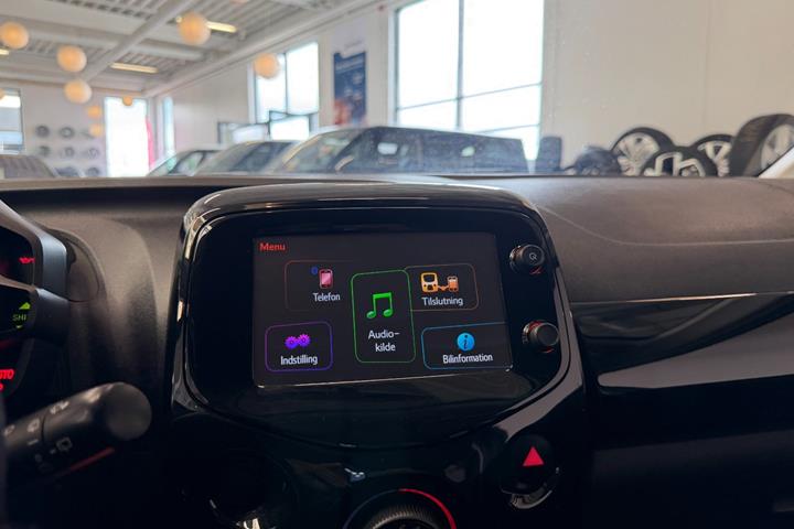 Blå Toyota Aygo fra 2015