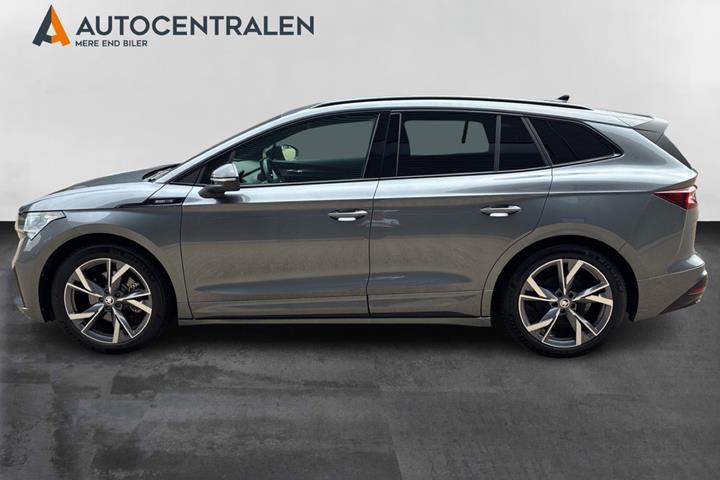 Grå Skoda Enyaq fra 2023