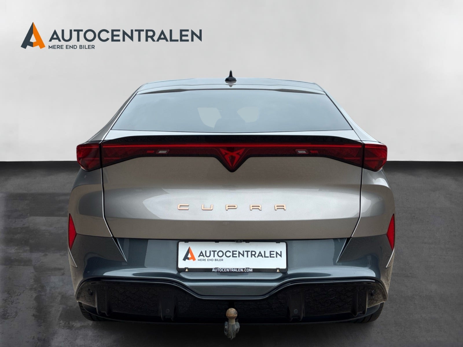Beige Cupra Tavascan fra 2024
