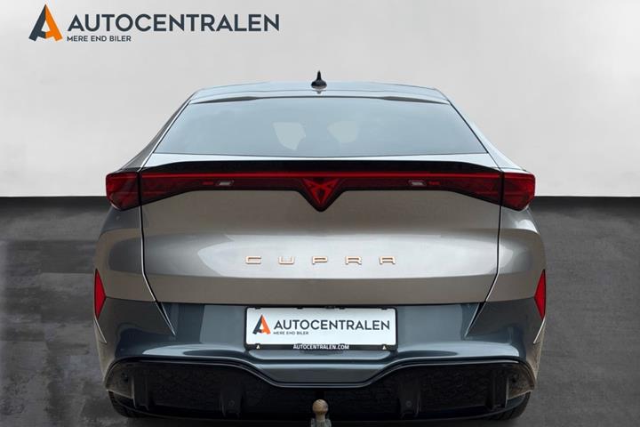 Beige Cupra Tavascan fra 2024