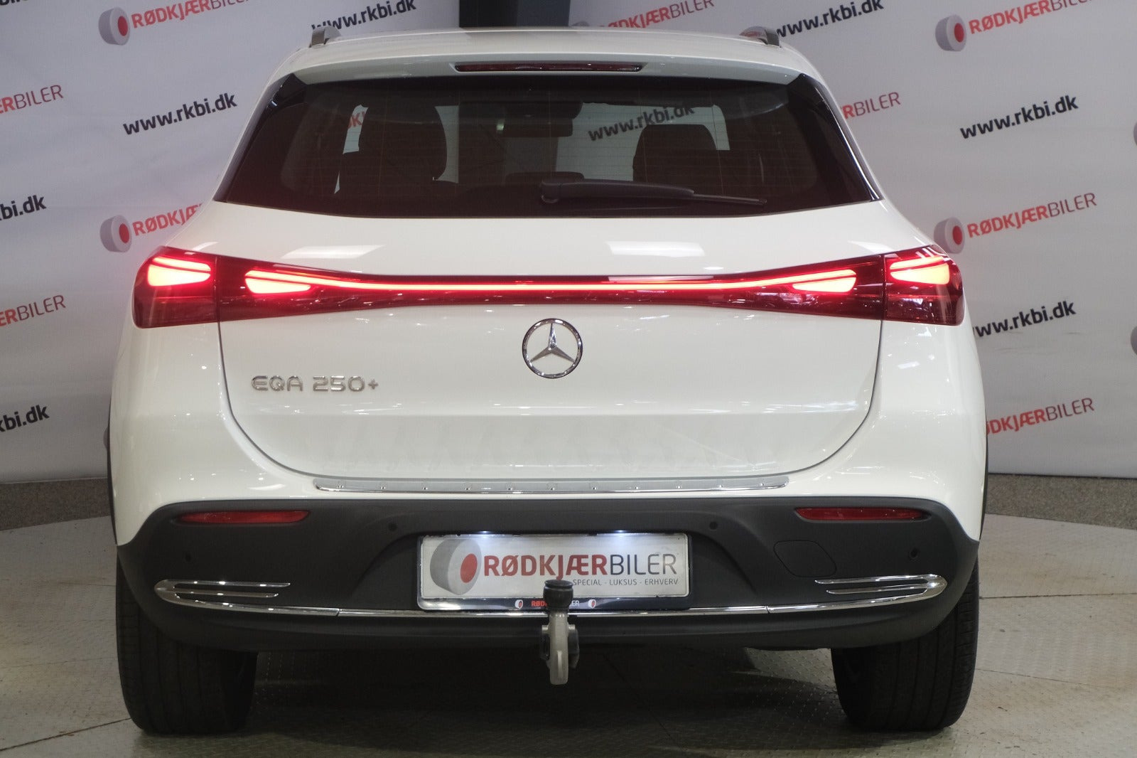 Hvid Mercedes EQA250+ fra 2025