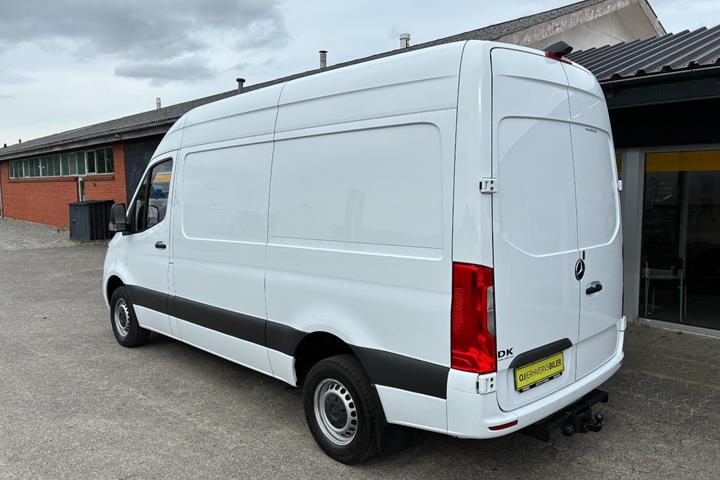 Hvid Mercedes Sprinter 317 fra 2023