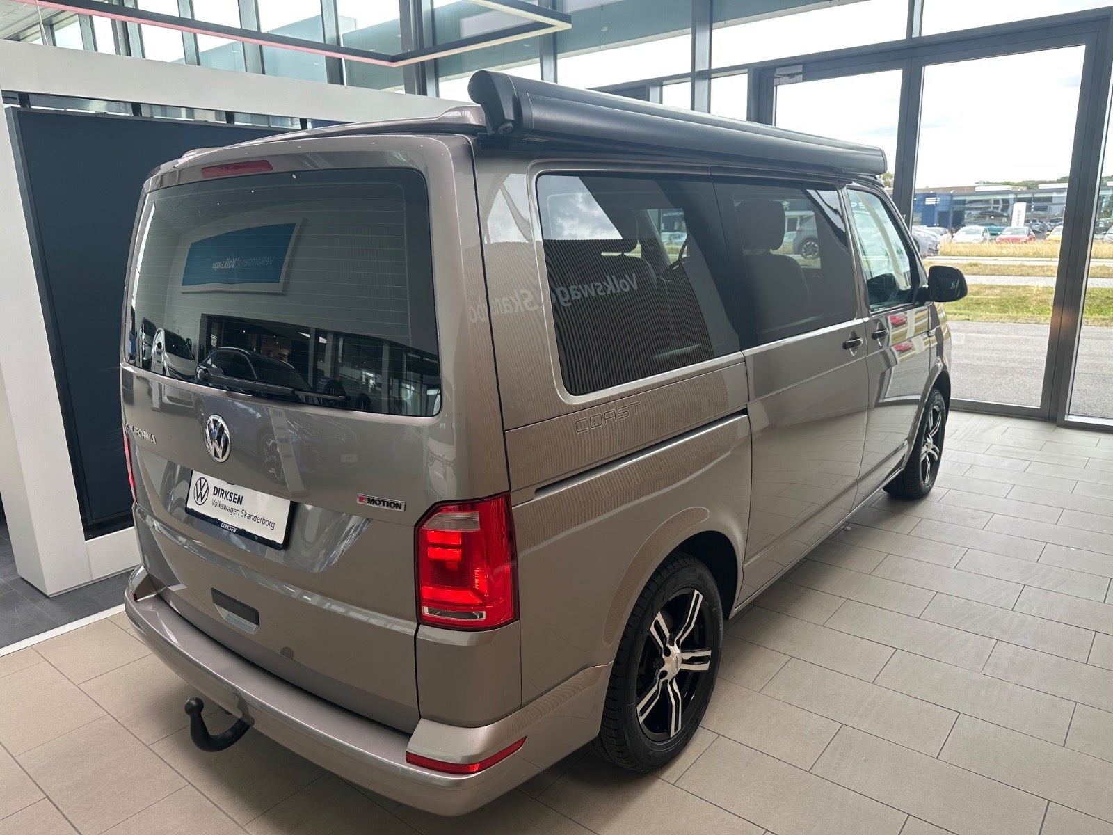 Orange VW California fra 2019