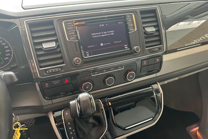 Orange VW California fra 2019