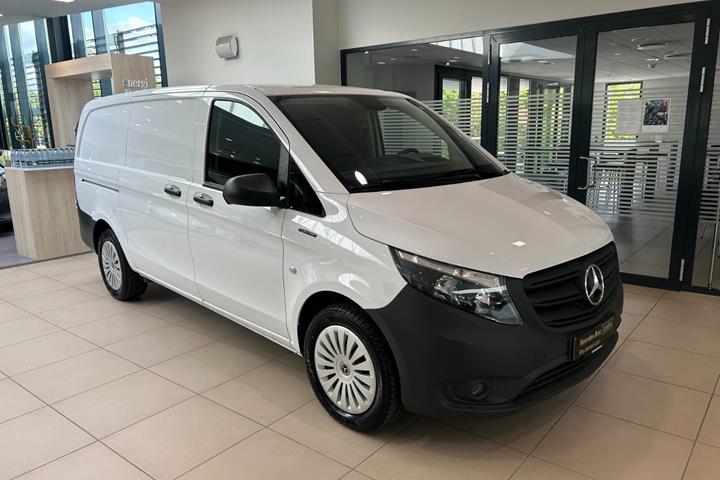 Hvid Mercedes eVito 112 fra 2025