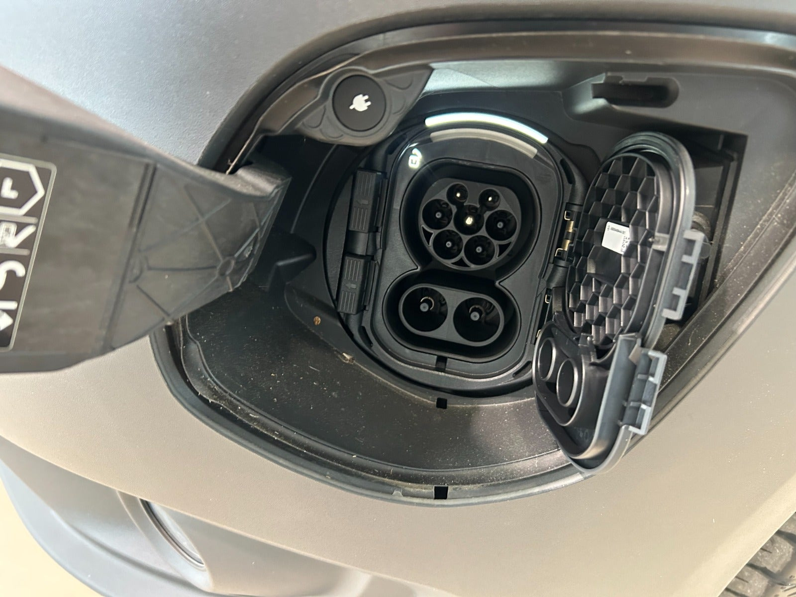 Hvid Mercedes eVito 112 fra 2025
