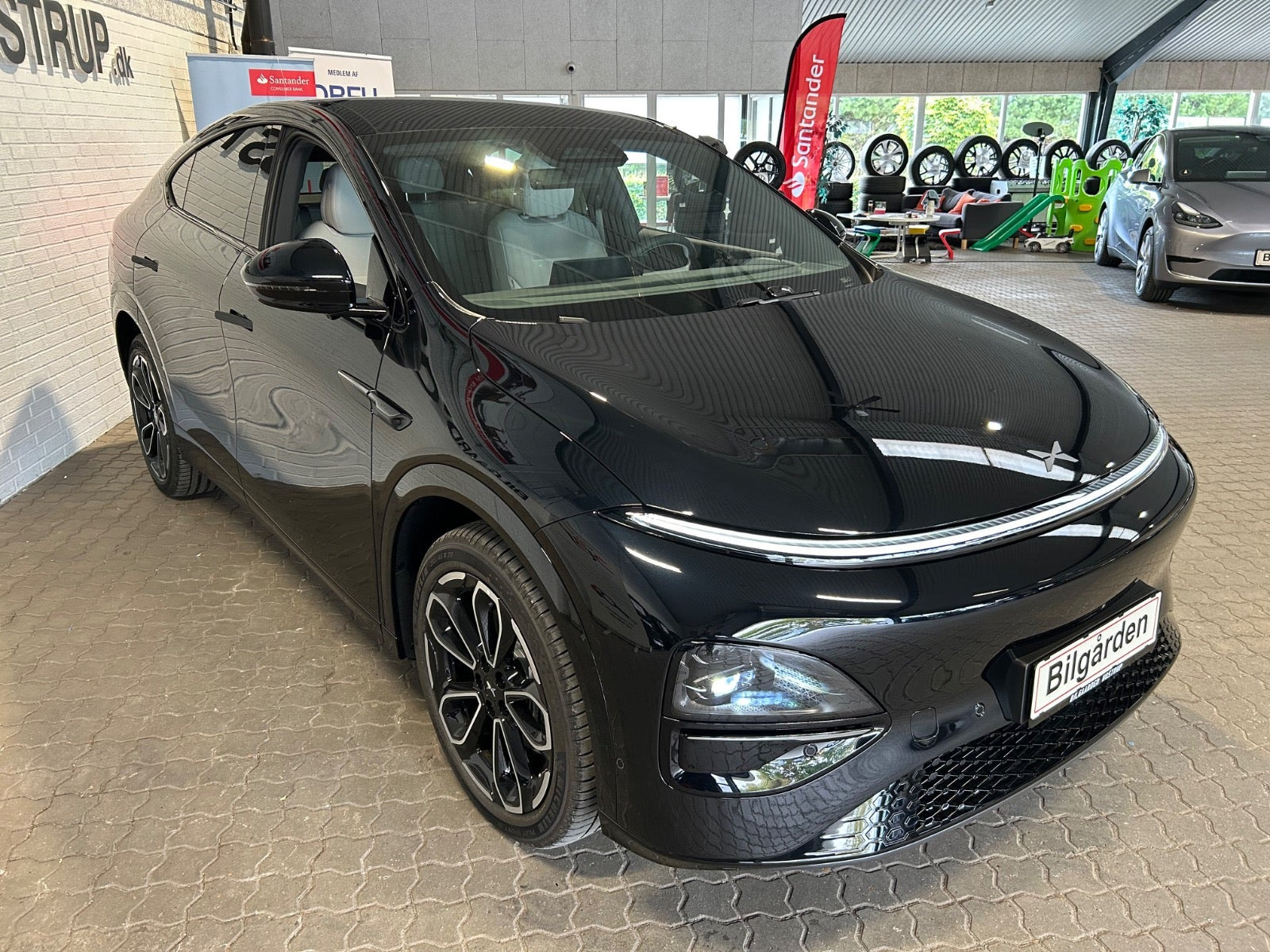 Sort Xpeng G6 fra 2026