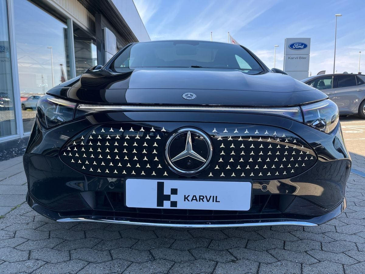 Sort Mercedes CLA250+ fra 2025