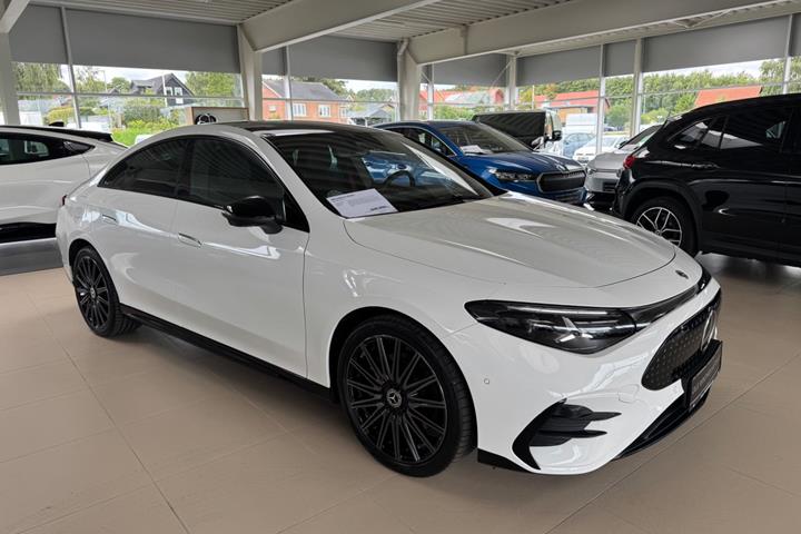 Hvid Mercedes CLA250+ fra 2026 set udefra