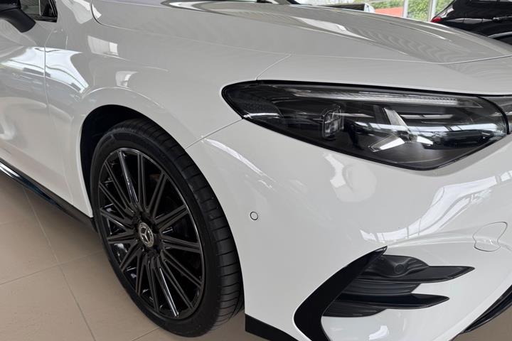 Hvid Mercedes CLA250+ fra 2026