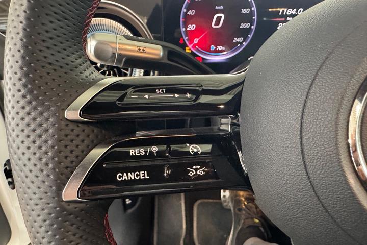 Hvid Mercedes CLA250+ fra 2026