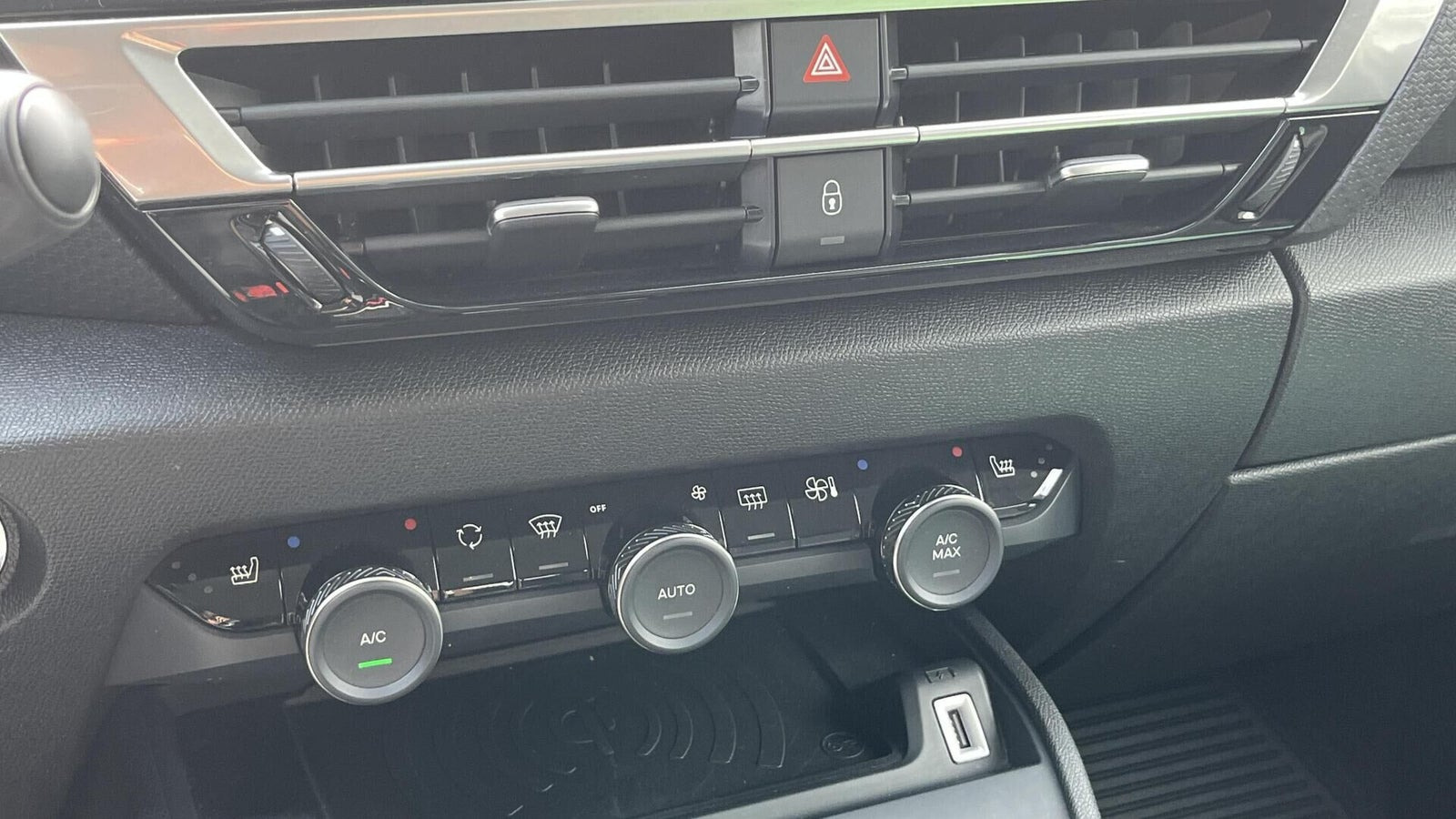 Grå Citroën ë-C4 fra 2025