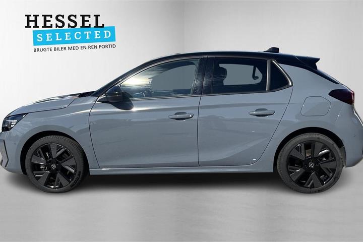Grå Opel Corsa-e fra 2024