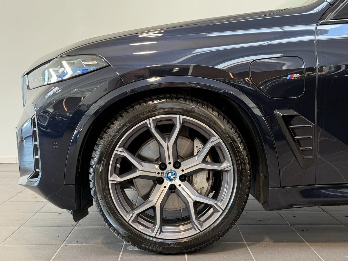undefined BMW X5 fra 2025
