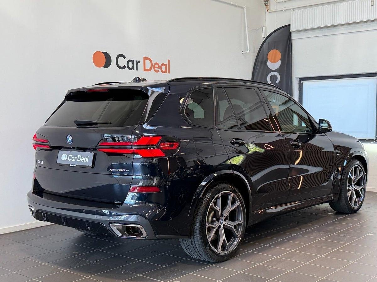 undefined BMW X5 fra 2025