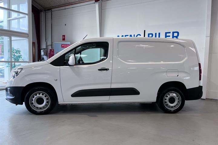 Hvid Opel Combo fra 2020