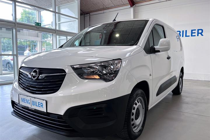 Hvid Opel Combo fra 2020