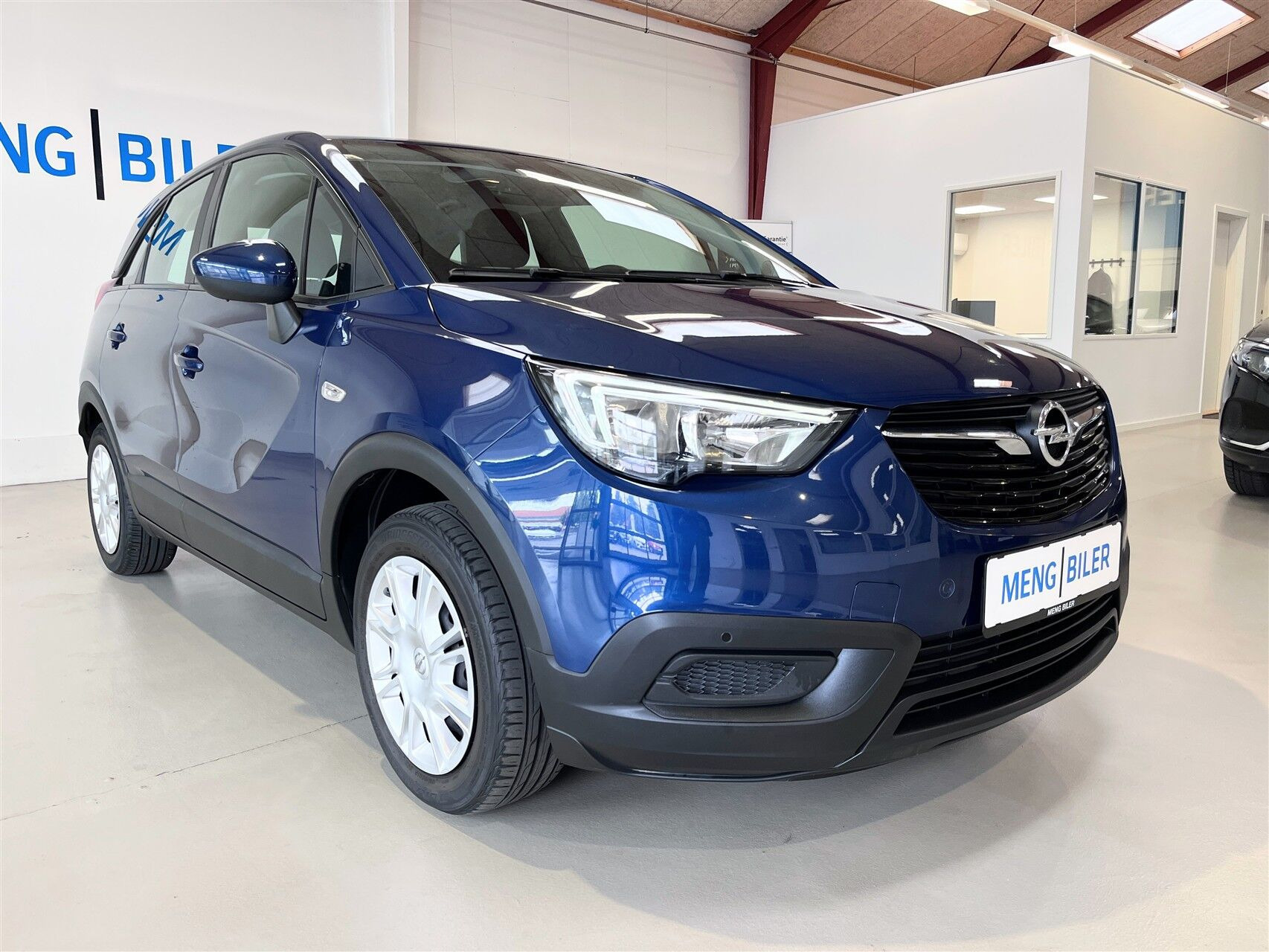 Blå Opel Crossland X fra 2020