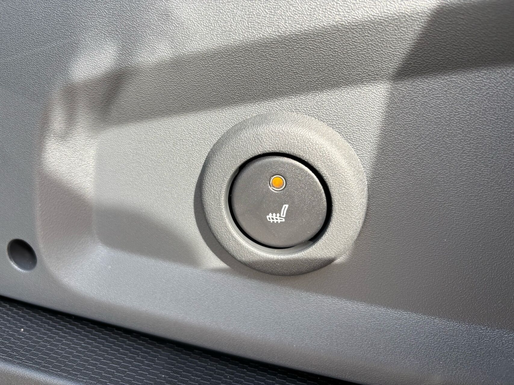 Grå Opel Movano-e fra 2025