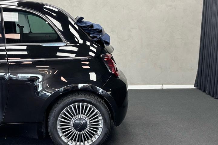 Sort Fiat 500e fra 2023