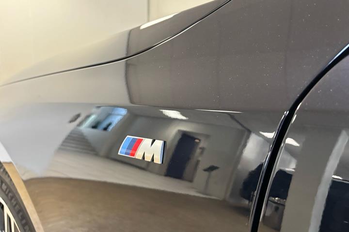 Sort BMW i5 fra 2023